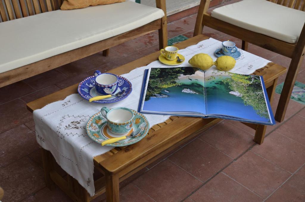 Завтрак для гостей Casa Vacanze Bouganvillea