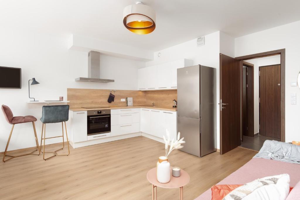 Kuchyň nebo kuchyňský kout v ubytování Prague Days - Stylish studio w Balcony - Trendy Neighborhood