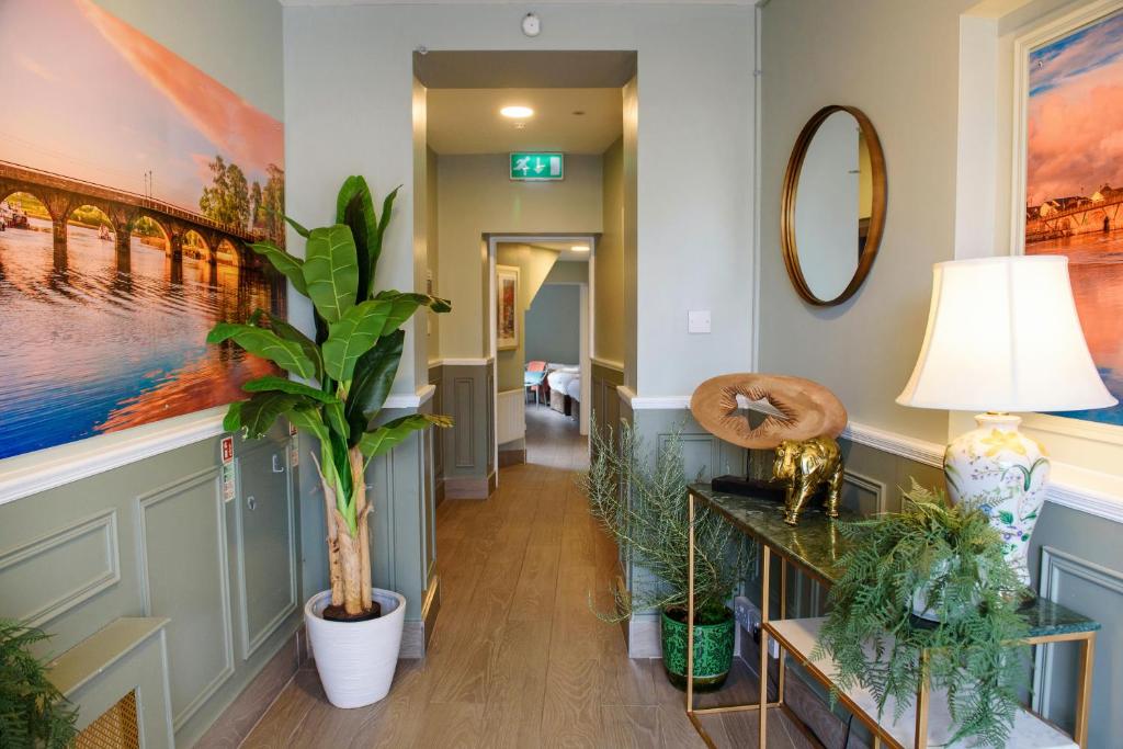 Fotografie z fotogalerie ubytování Shannon Bridge House v destinaci Carrick-on-Shannon