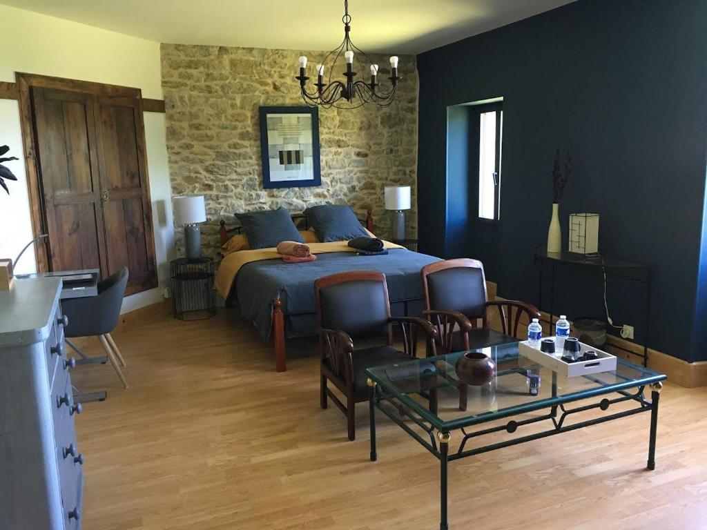 Chambres et table d'hôtes Le cèdre Aveyron - Habitación Doble Con Baño Privado