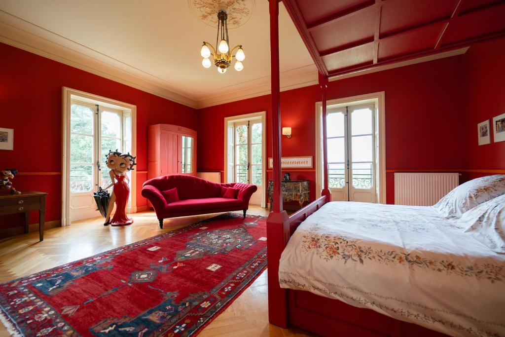 Postel nebo postele na pokoji v ubytování Chateau de Bézyl