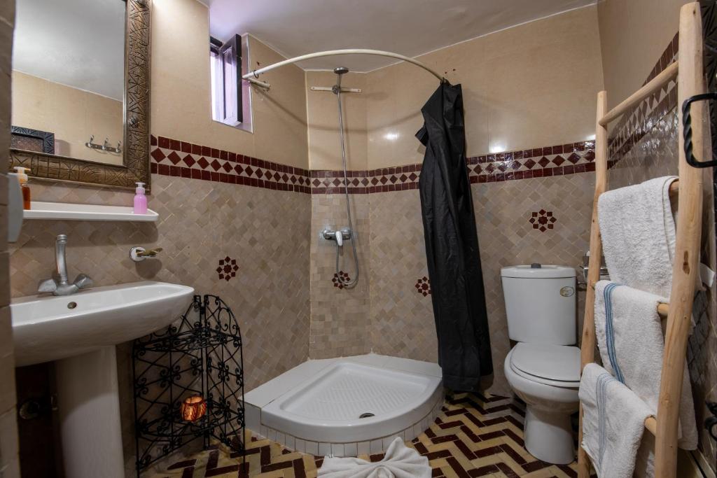 Koupelna v ubytování Riad Arabesque