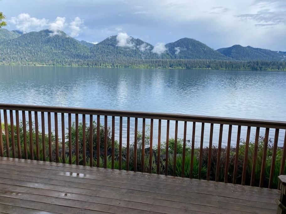 Lake front Quinault Cottage Inside Olympic Nat Pk, Amanda Park, WA