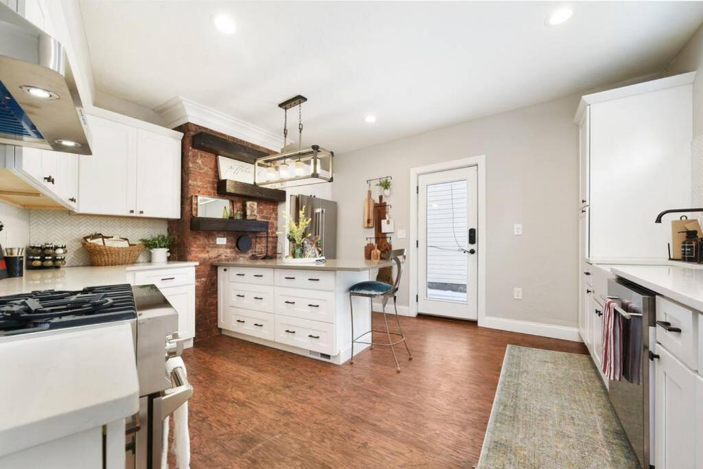 The Carnegie Sauna, Farmhouse Vibes, 1 Block from Butler, Pittsburgh (aktualisierte Preise für