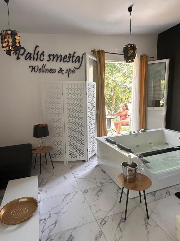 Fotografie z fotogalerie ubytování Apartman sa jakuzijem v destinaci Palić