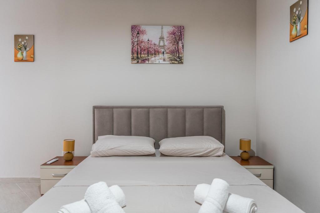 Brand New Apartment- Great location Seafront with pool access - Imazhi 2