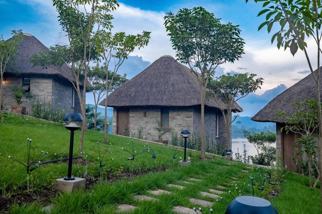 Tabebuia Spa and Safari Resort - Double Room With Lake View