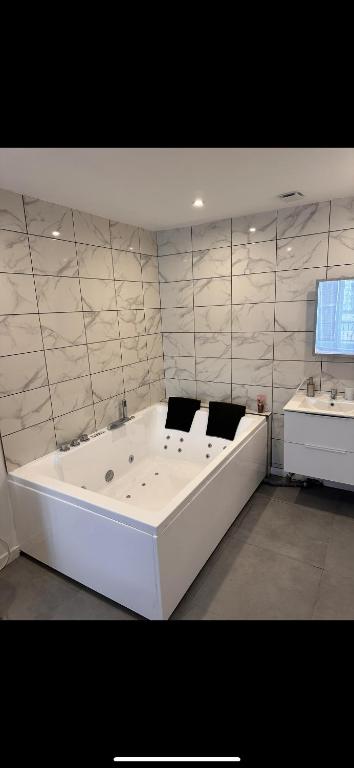 Escapade Disney : jacuzzi privé Appartement privée - 一居室公寓