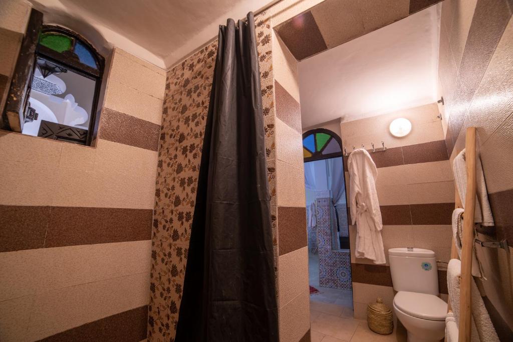 Koupelna v ubytování Riad Arabesque