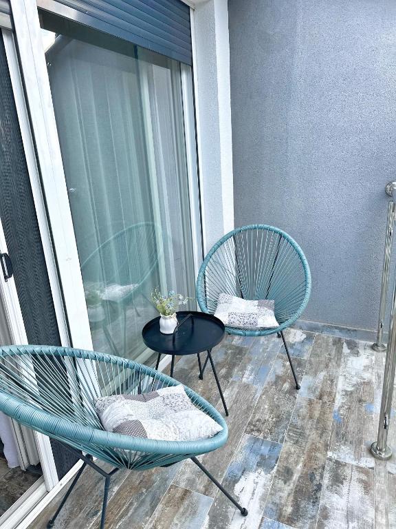 Un balcón o terraza de Zlatni Breg Divcibare