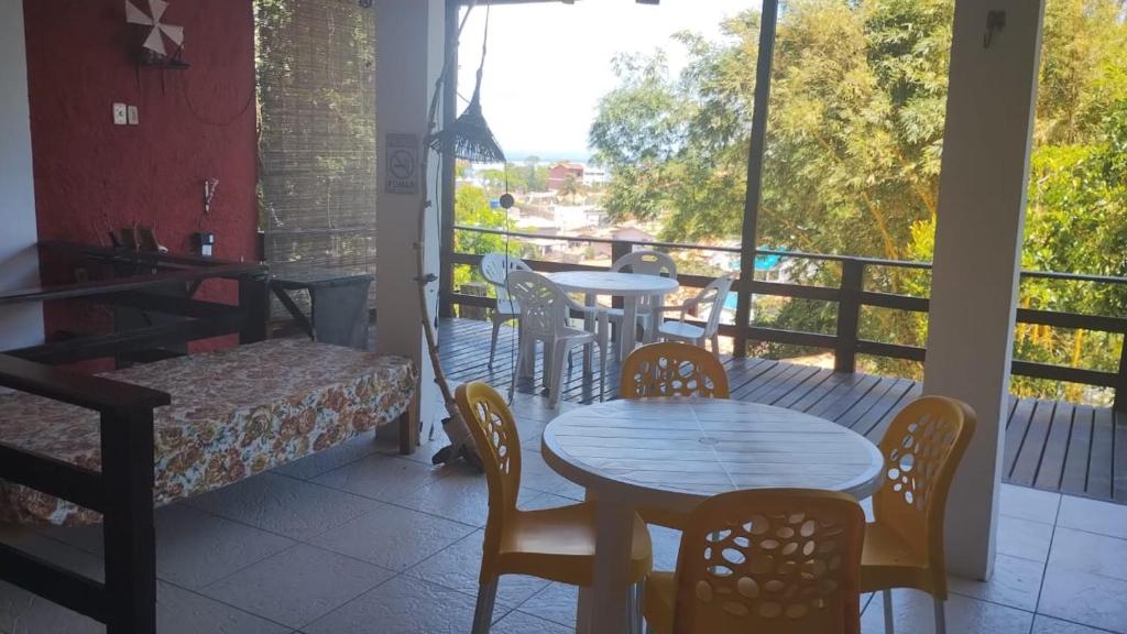 Rõdu või terrass majutusasutuses Morro Hostel e Pousada