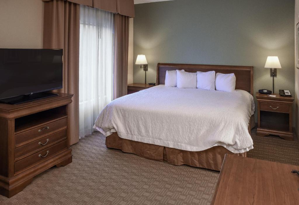 Hampton Inn & Suites Youngstown-Canfield photo