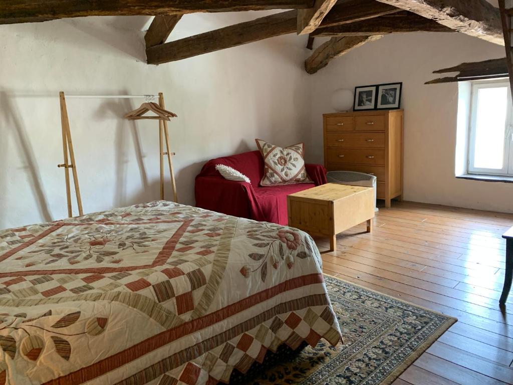 Townhouse 26 Chambres d'Hôtes Civray Hotel - Tweepersoonskamer Met Gedeelde Badkamer