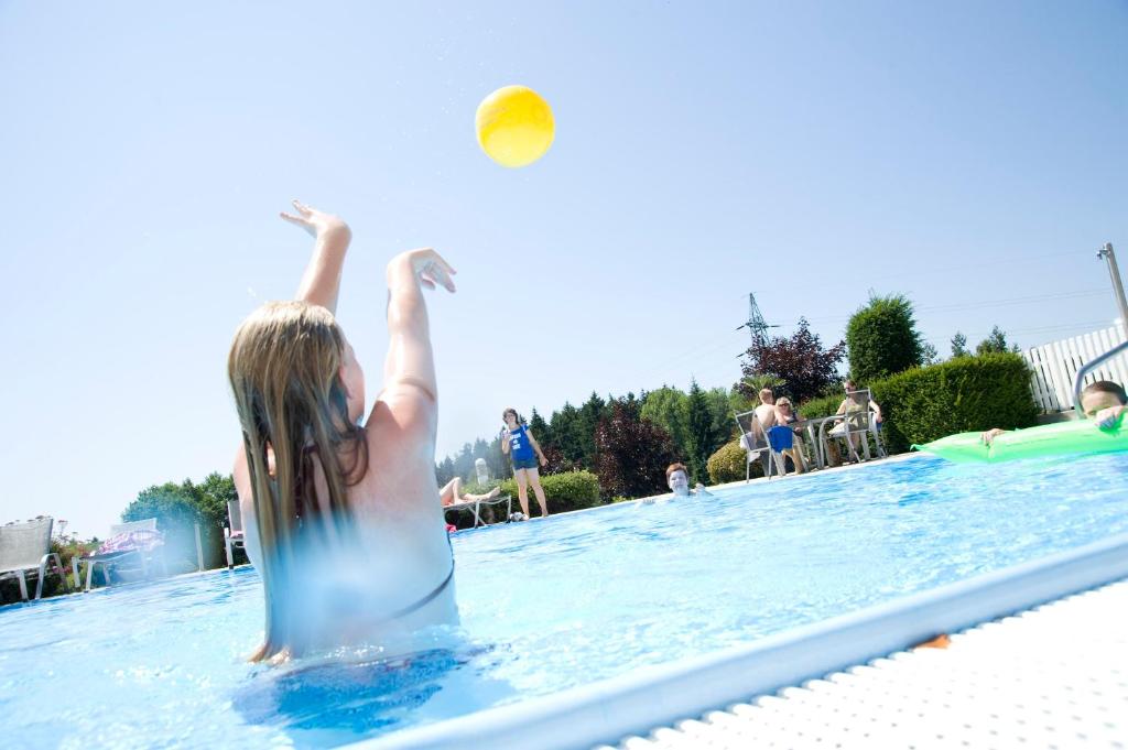 Bazén v ubytování Hotel Ottenstein - Das Wohlfühlhotel nebo v jeho okolí