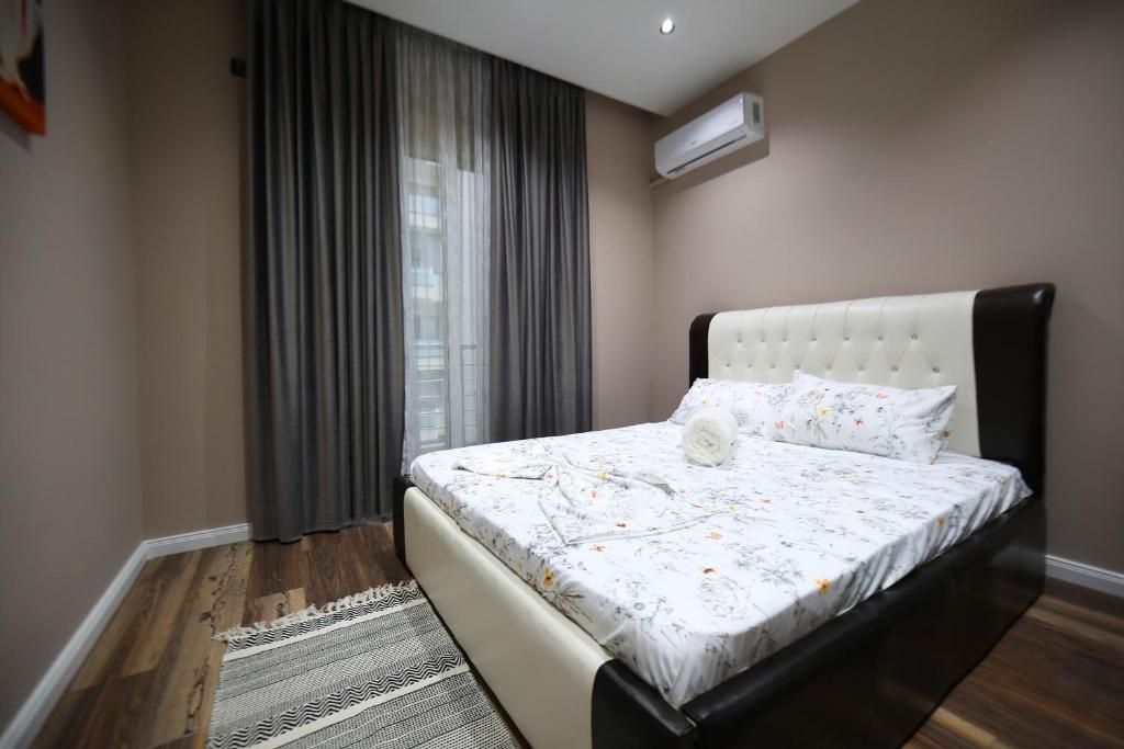 Luxury Apartment by Vlora Office - Imazhi 2