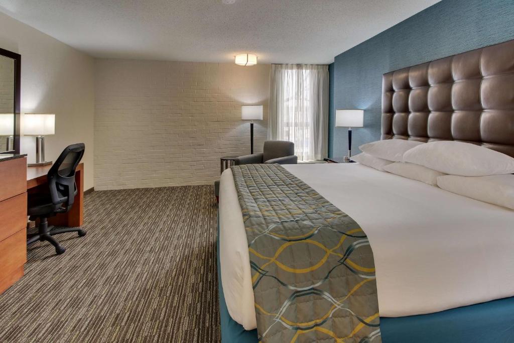 Pear Tree Inn St. Louis Airport photo