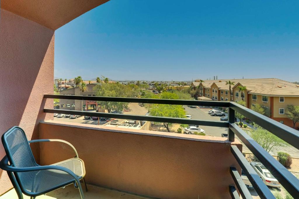 Balkón nebo terasa v ubytování Drury Inn & Suites Phoenix Airport