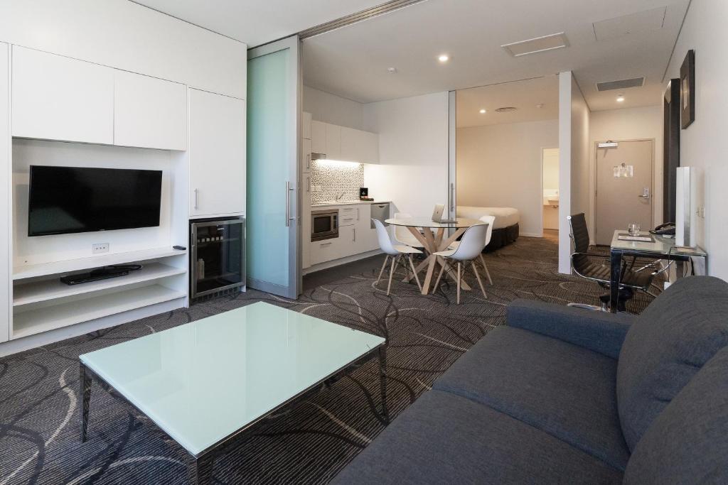 Adelaide Rockford - Resim 44