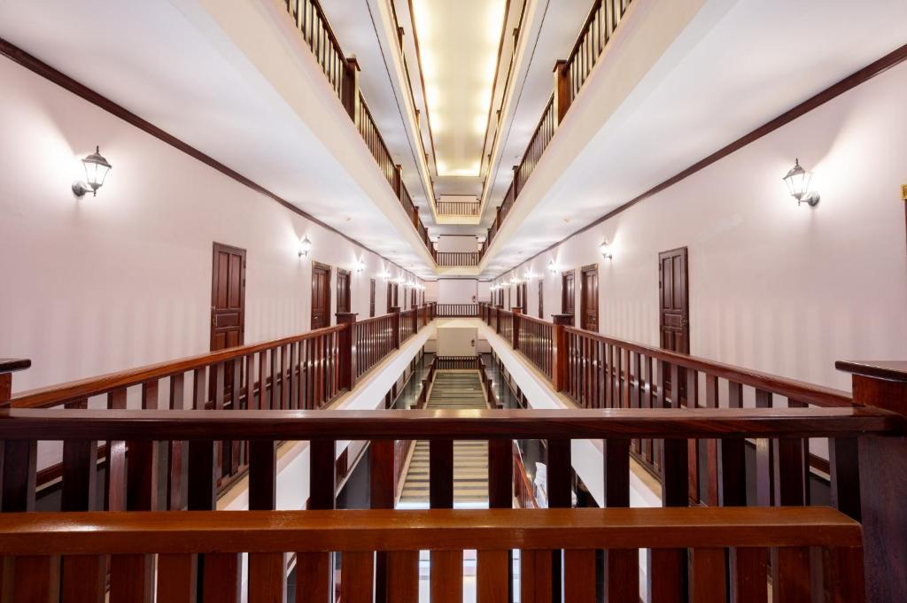 The President Hotel at Chokchai 4 - Resim 19