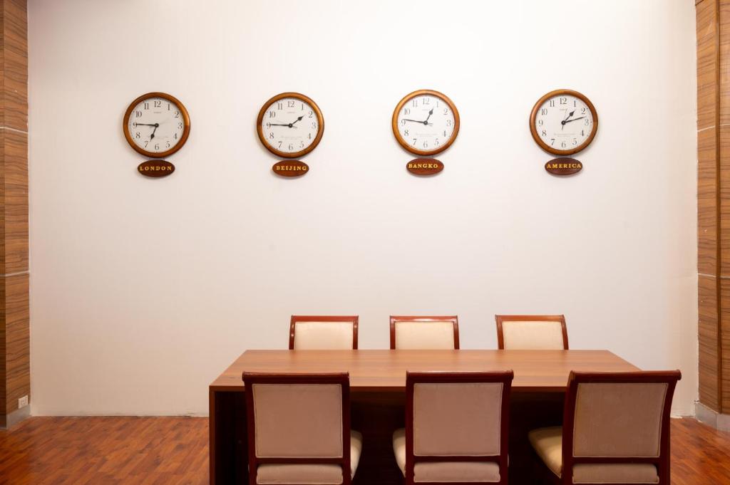 The President Hotel at Chokchai 4 - Resim 28