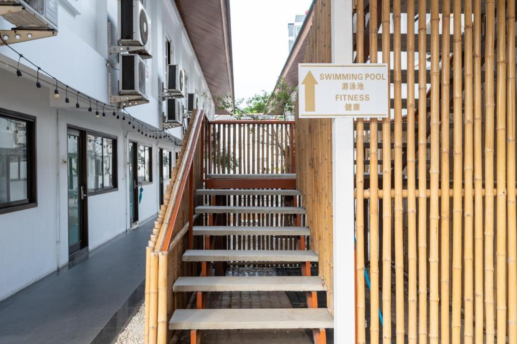 The President Hotel at Chokchai 4 - Resim 17