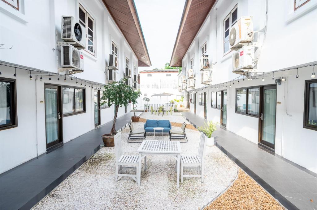 The President Hotel at Chokchai 4 - Resim 43