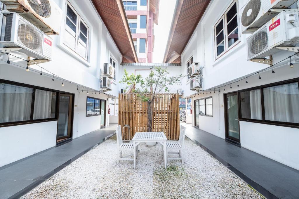 The President Hotel at Chokchai 4 - Resim 45