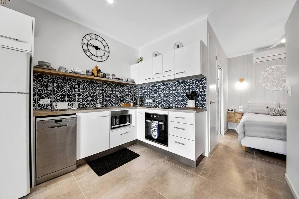 Curated visual reference: Modern Luxury Studio Apartment Emu Park Updated Prices 2026 Photo Inspiration