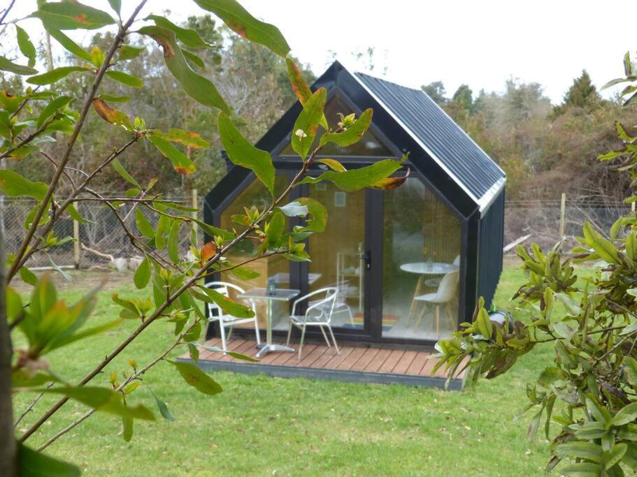 Κήπος έξω από το Tiny House Volcán de Puerto Octay