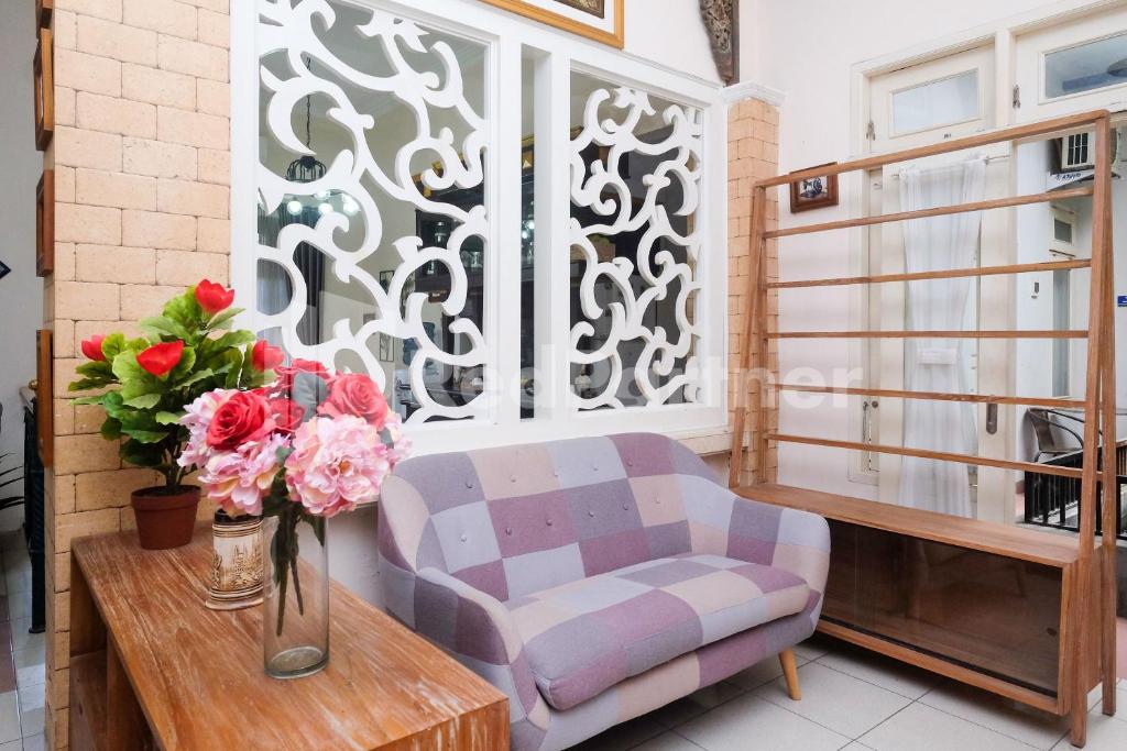 Posezení v ubytování Just 11 Boutique Syariah Mitra RedDoorz near UGM Yogyakarta