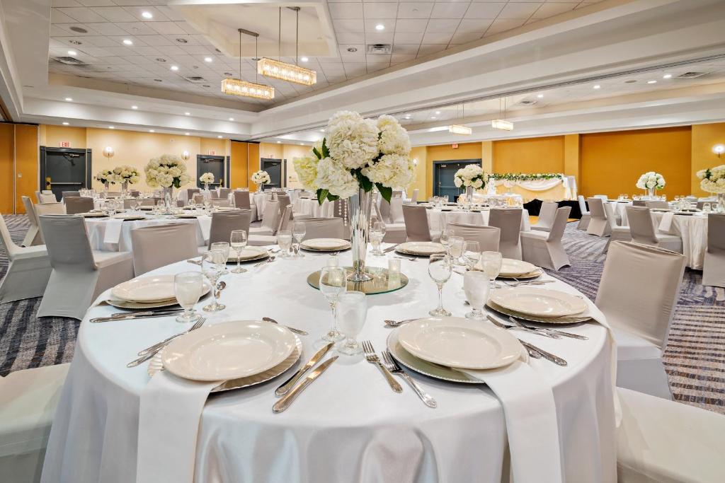 Crowne Plaza Houston Med Ctr-Galleria Area by IHG photo