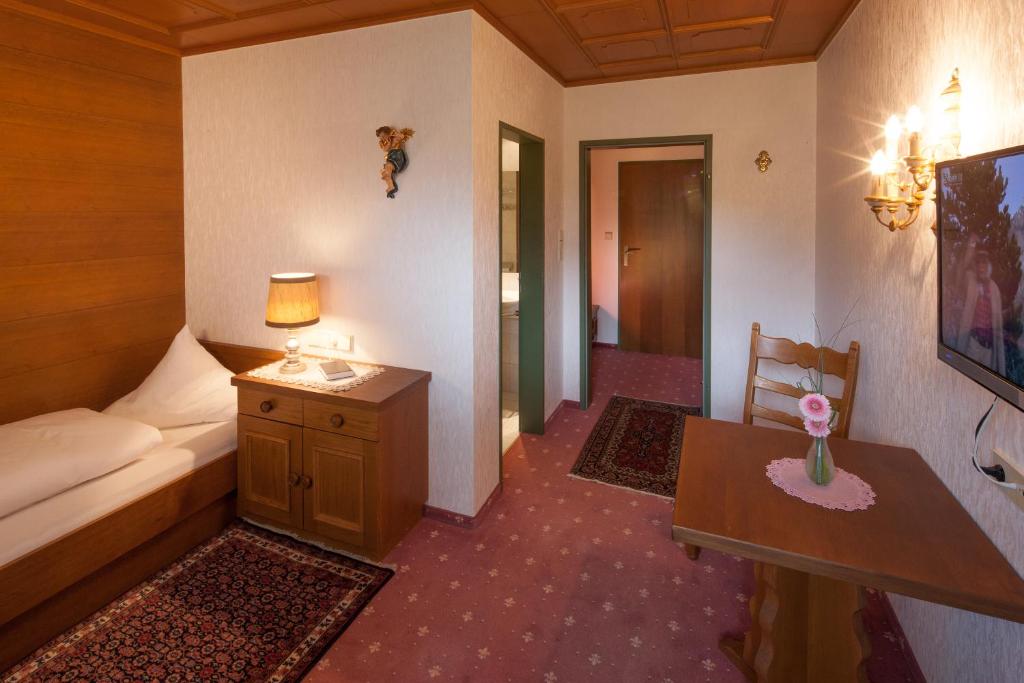 Postel nebo postele na pokoji v ubytování Hotel Elisabeth