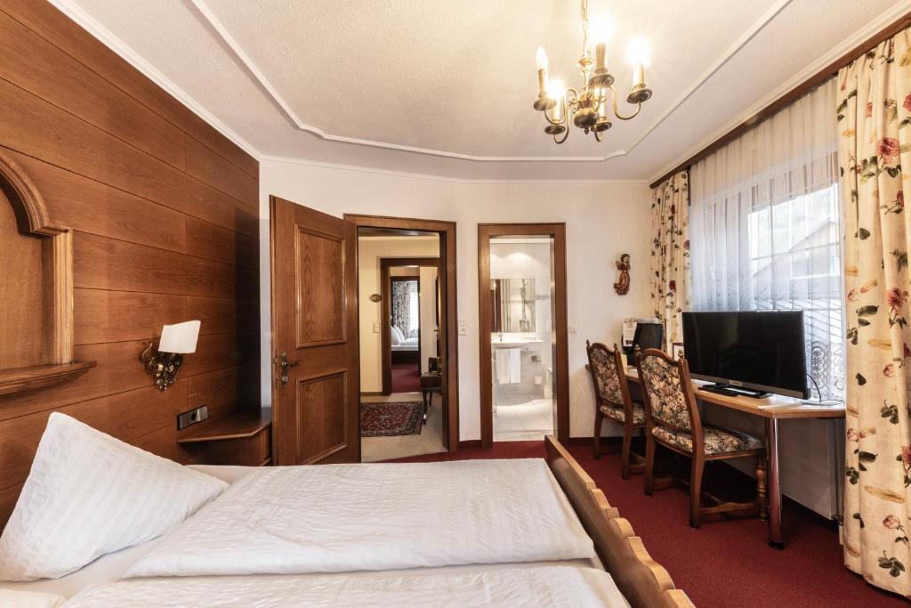 TV a/nebo společenská místnost v ubytování Hotel Elisabeth