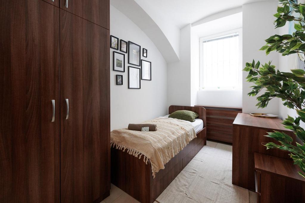 Vienna City Business Rooms - Budget Single Room