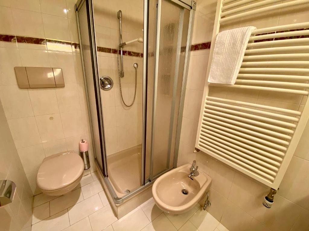 A bathroom at Villa Erika