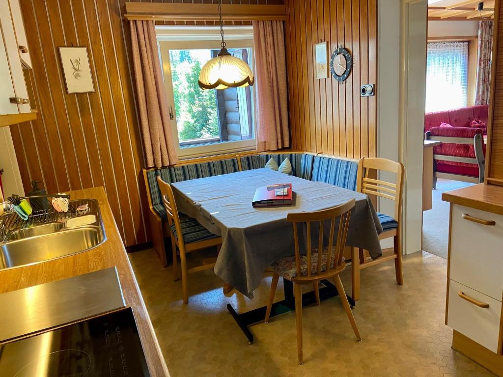 A kitchen or kitchenette at Villa Erika