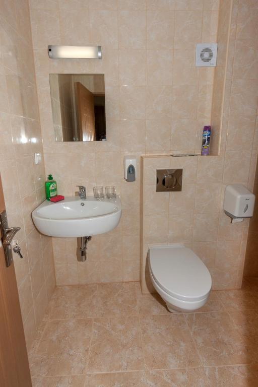 Vonios kambarys apgyvendinimo įstaigoje Tauras Center Hotel