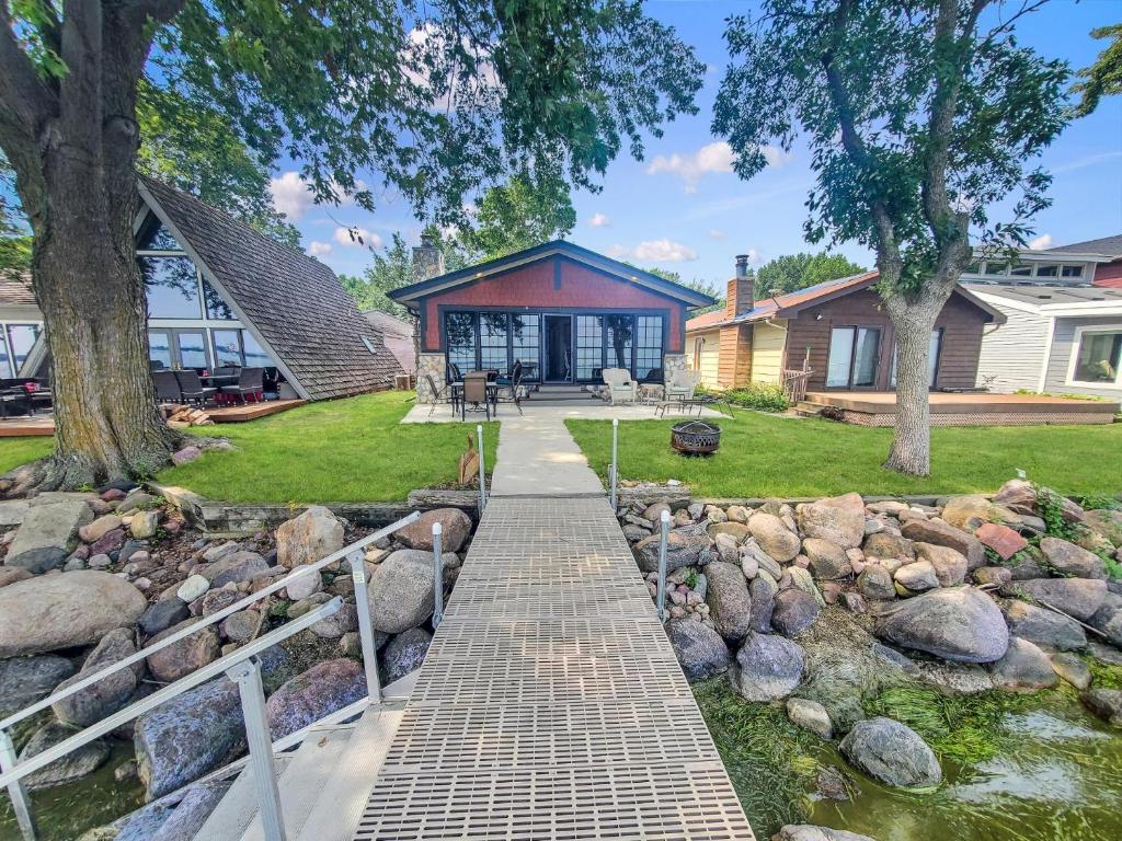 Anchors Away Cottage on Big Spirit Lake, Orleans (precios actualizados 2024)