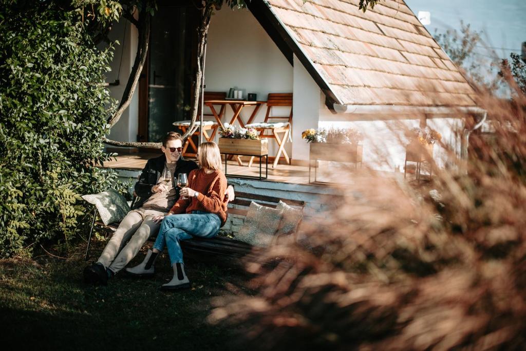 Somlove 8482 Doba, Lilaakác köz kép - 1