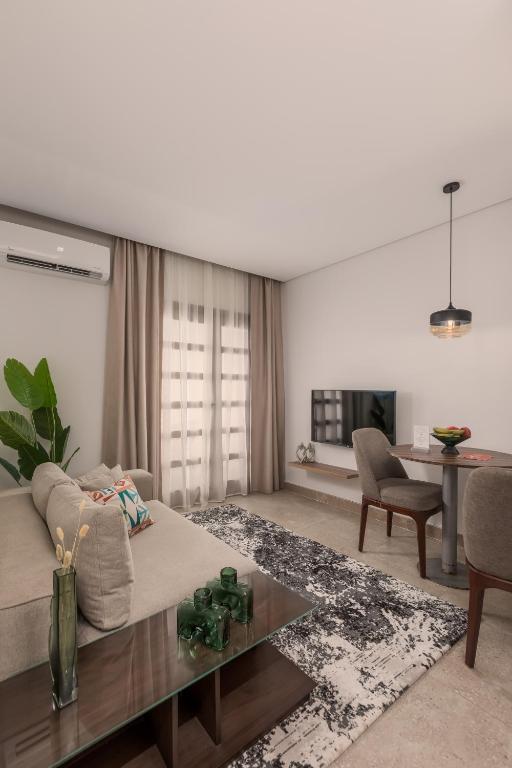 Livingville Nine - 13