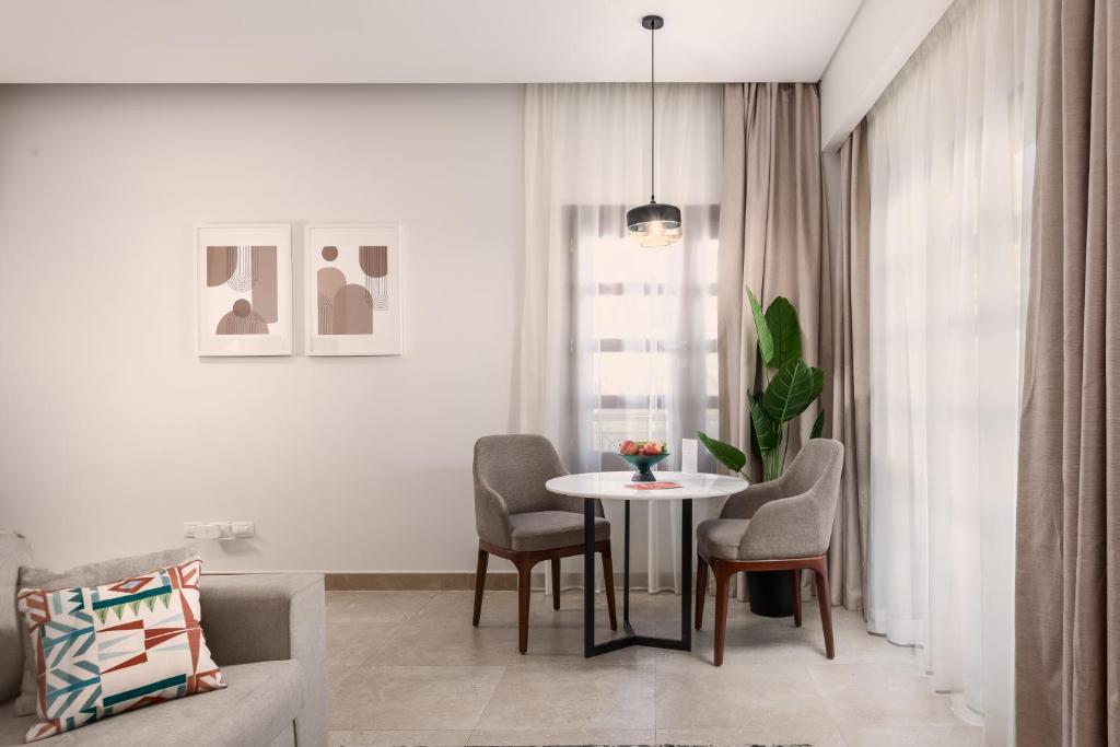 Livingville Nine - 6