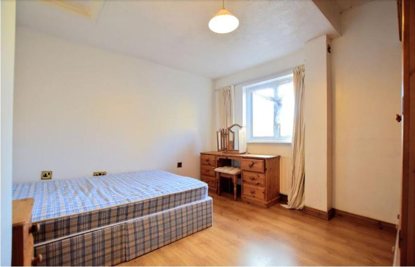 Two Bedroom House in Luton, Luton (updated prices 2024)