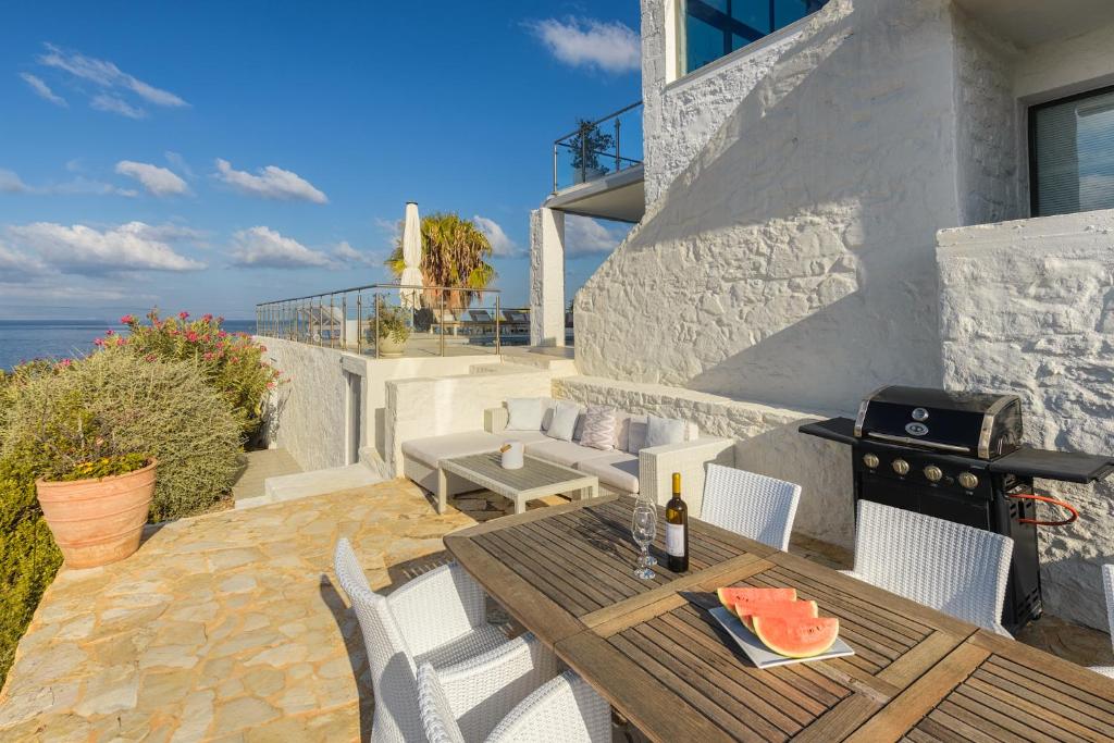 Balkón nebo terasa v ubytování Villa Anton by Cura Villas Collection