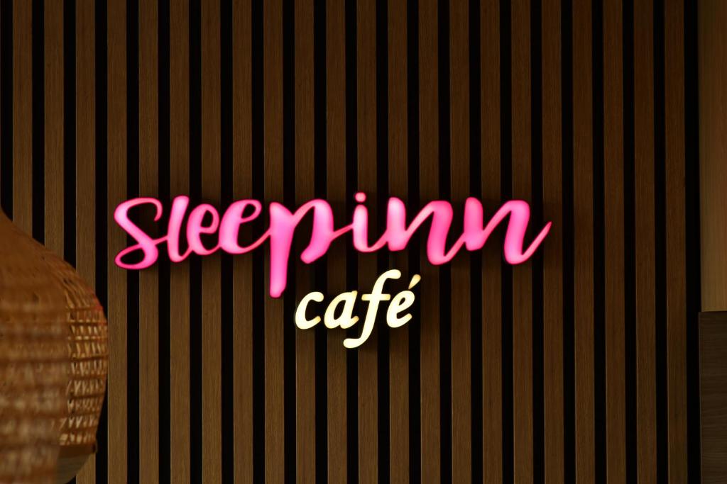 Certifikát, hodnocení, plakát nebo jiný dokument vystavený v ubytování Sleepinn Gdansk Airport