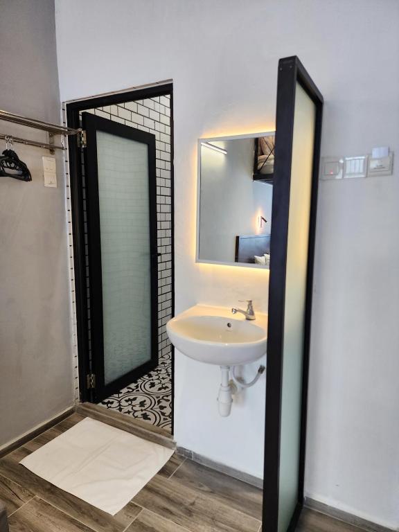 Bagno di Georgetown Inn by Sky Hive