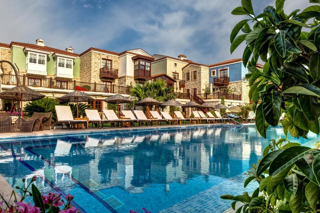 Bazén v ubytování Alacati Kapari Hotel - Special Category nebo v jeho okolí