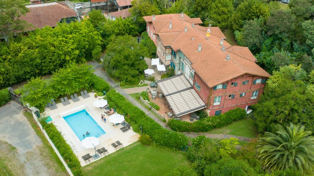 Bazén v ubytování Hotel Zubieta nebo v jeho okolí
