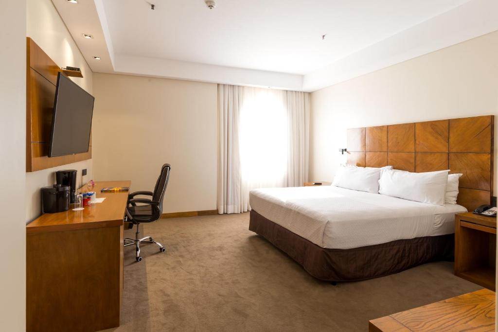 Postel nebo postele na pokoji v ubytování Crowne Plaza Asunción by IHG