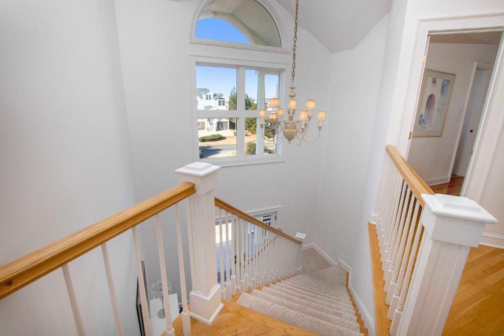 Φωτογραφία από το άλμπουμ του WL925, Iselin- Oceanfront, Private Pool, Close to Beach Access, Ocean Views, Pool Table σε Corolla