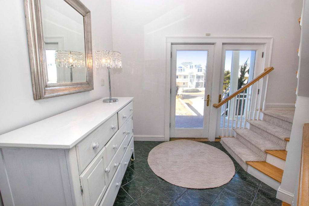 Φωτογραφία από το άλμπουμ του WL925, Iselin- Oceanfront, Private Pool, Close to Beach Access, Ocean Views, Pool Table σε Corolla